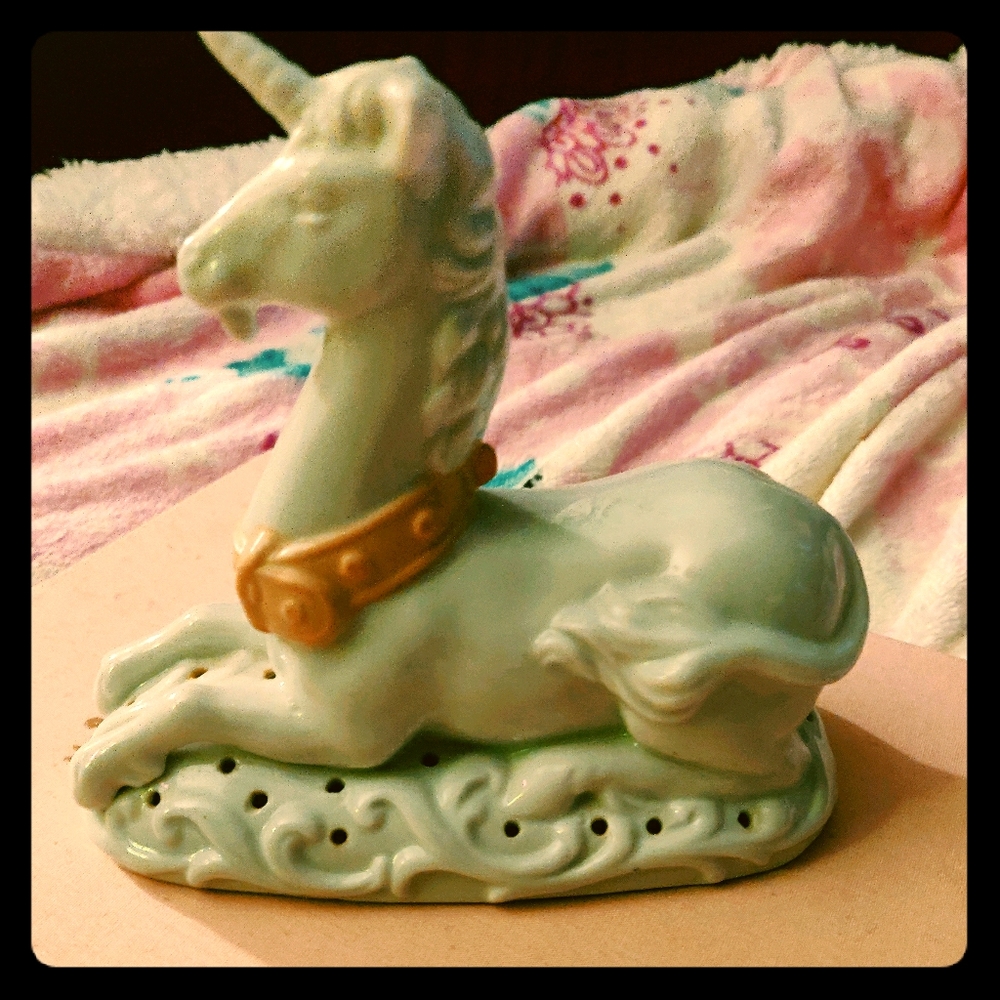 🦄 Vintage 1981 Avon Unicorn Potpourie Holder